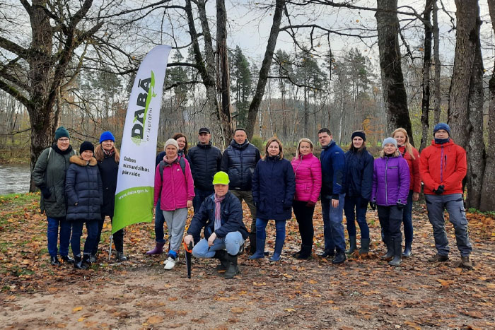 Parkveida pļavas atjaunošana Gaujas senlejā}