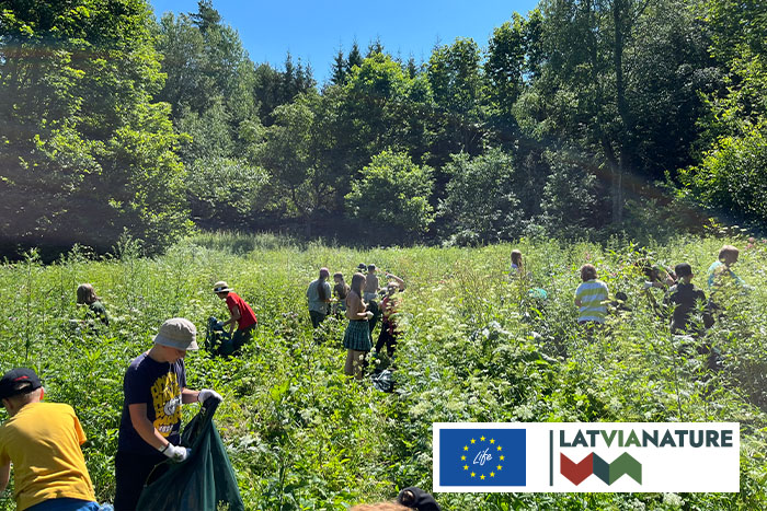 Latvijas jauno reindžeru talka Beitānu pilskanā}