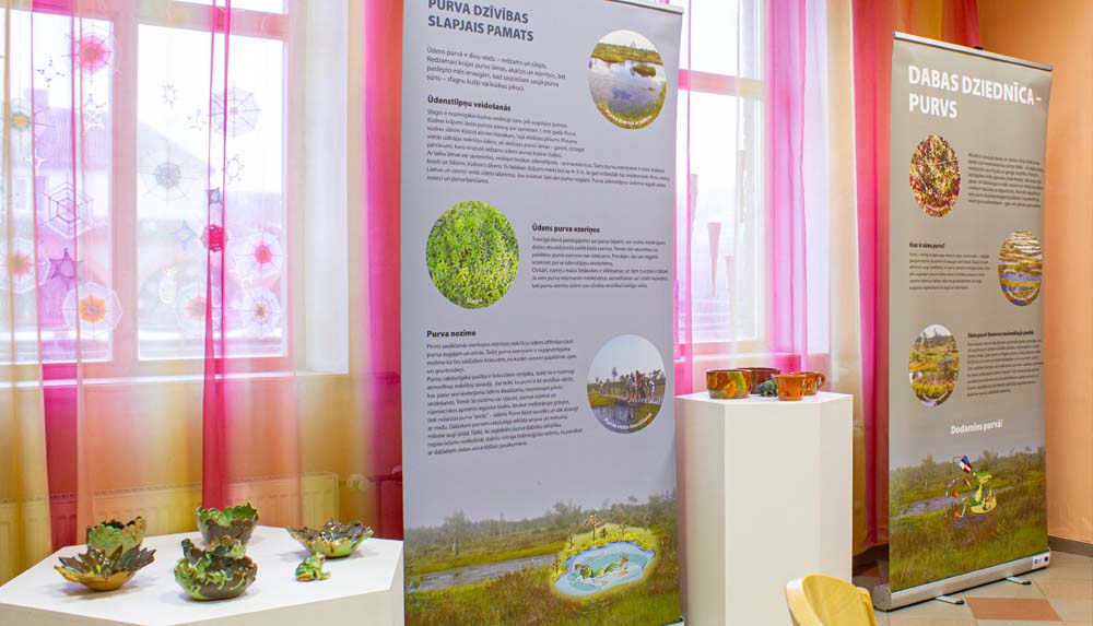Informatīvā izstāde Dabas dziednīca - purvs